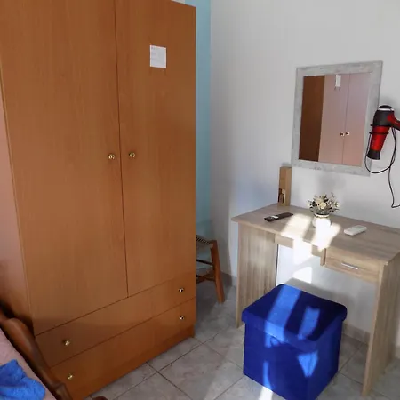 Apartment Fanis Kokkino Nero