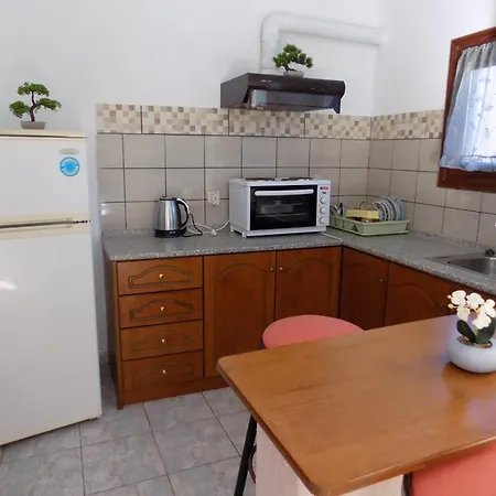 Apartment Fanis *
