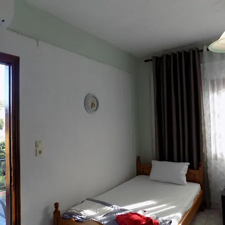 Fanis Apartment *