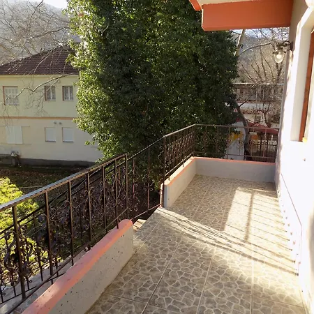 Apartment Fanis *