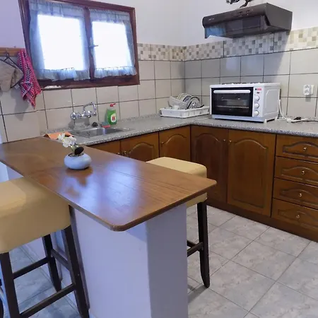 Apartment Fanis *