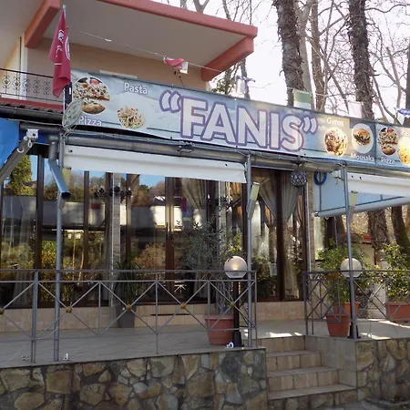 アパート Fanis *